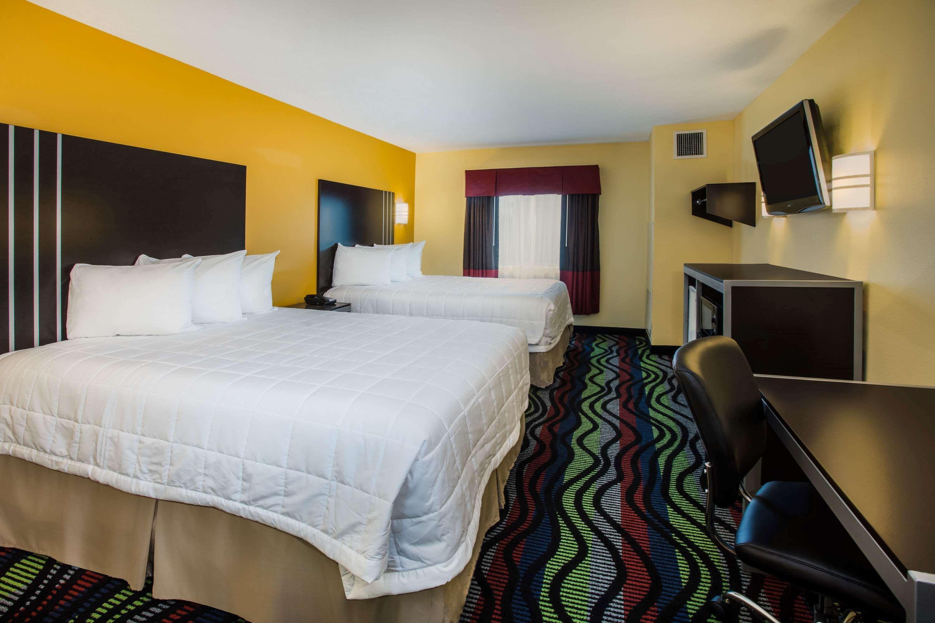 Days Inn & Suites By Wyndham Augusta Near Fort Eisenhower Exteriör bild