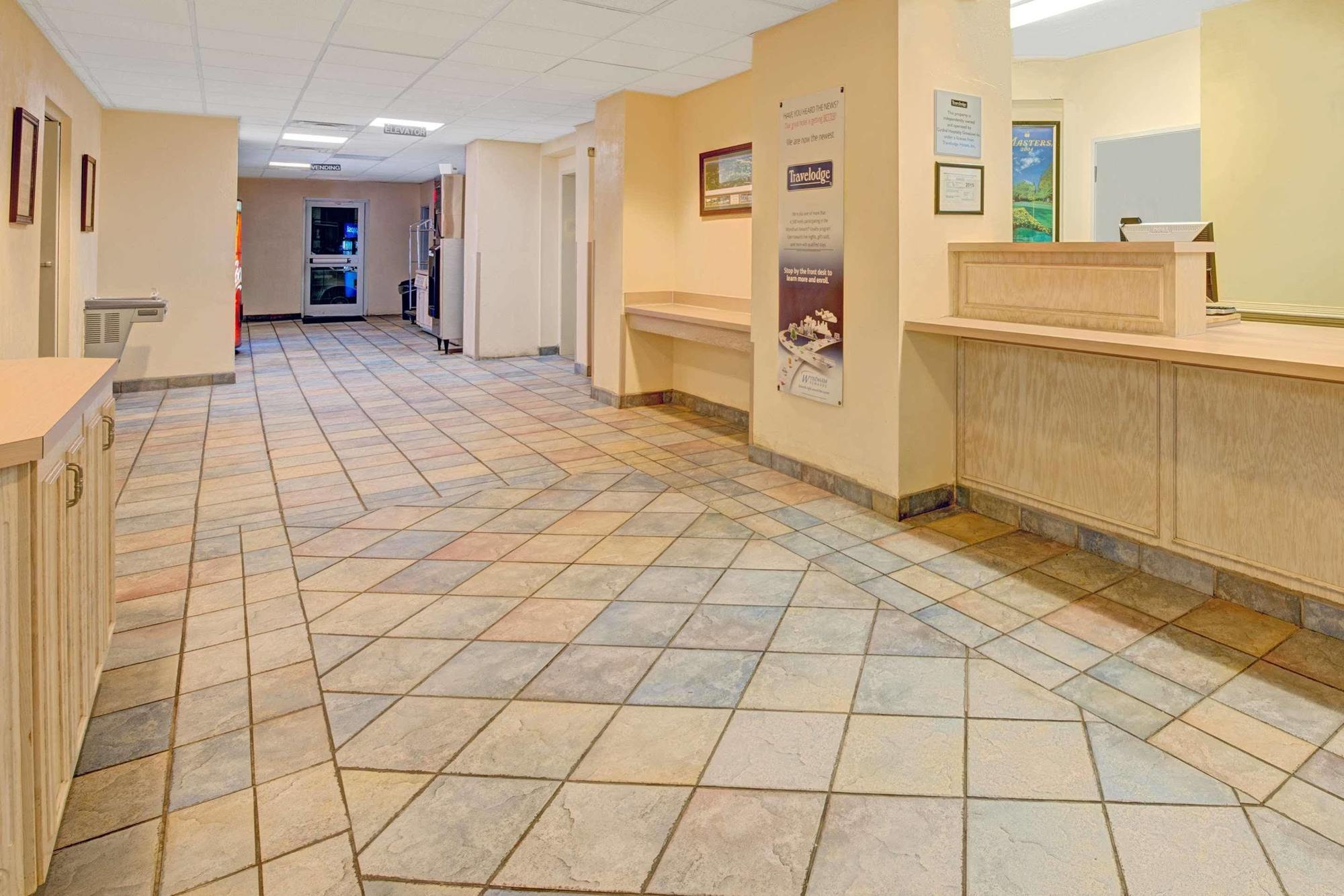 Days Inn & Suites By Wyndham Augusta Near Fort Eisenhower Exteriör bild