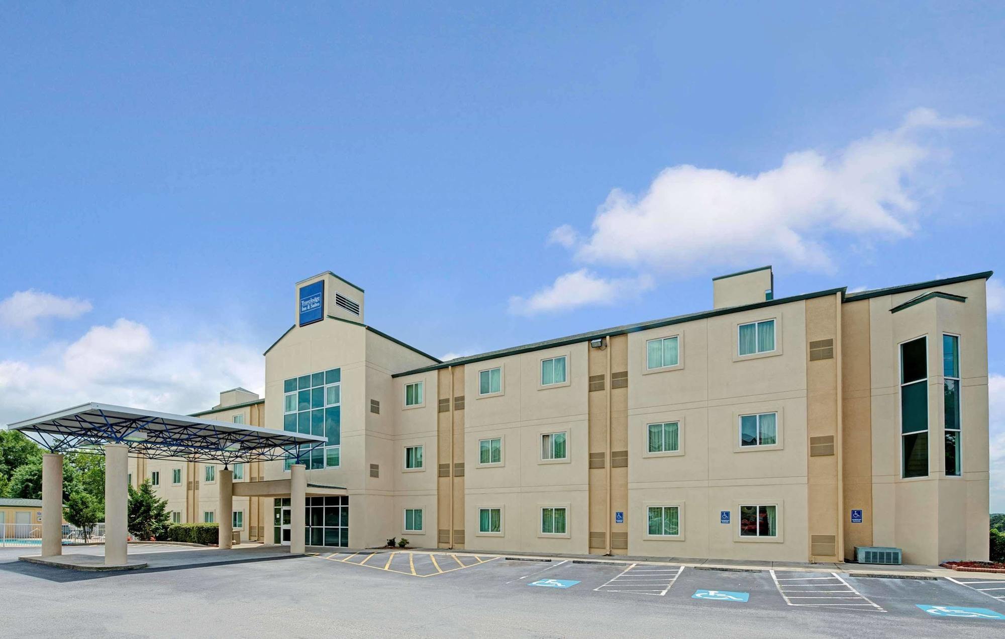 Days Inn & Suites By Wyndham Augusta Near Fort Eisenhower Exteriör bild