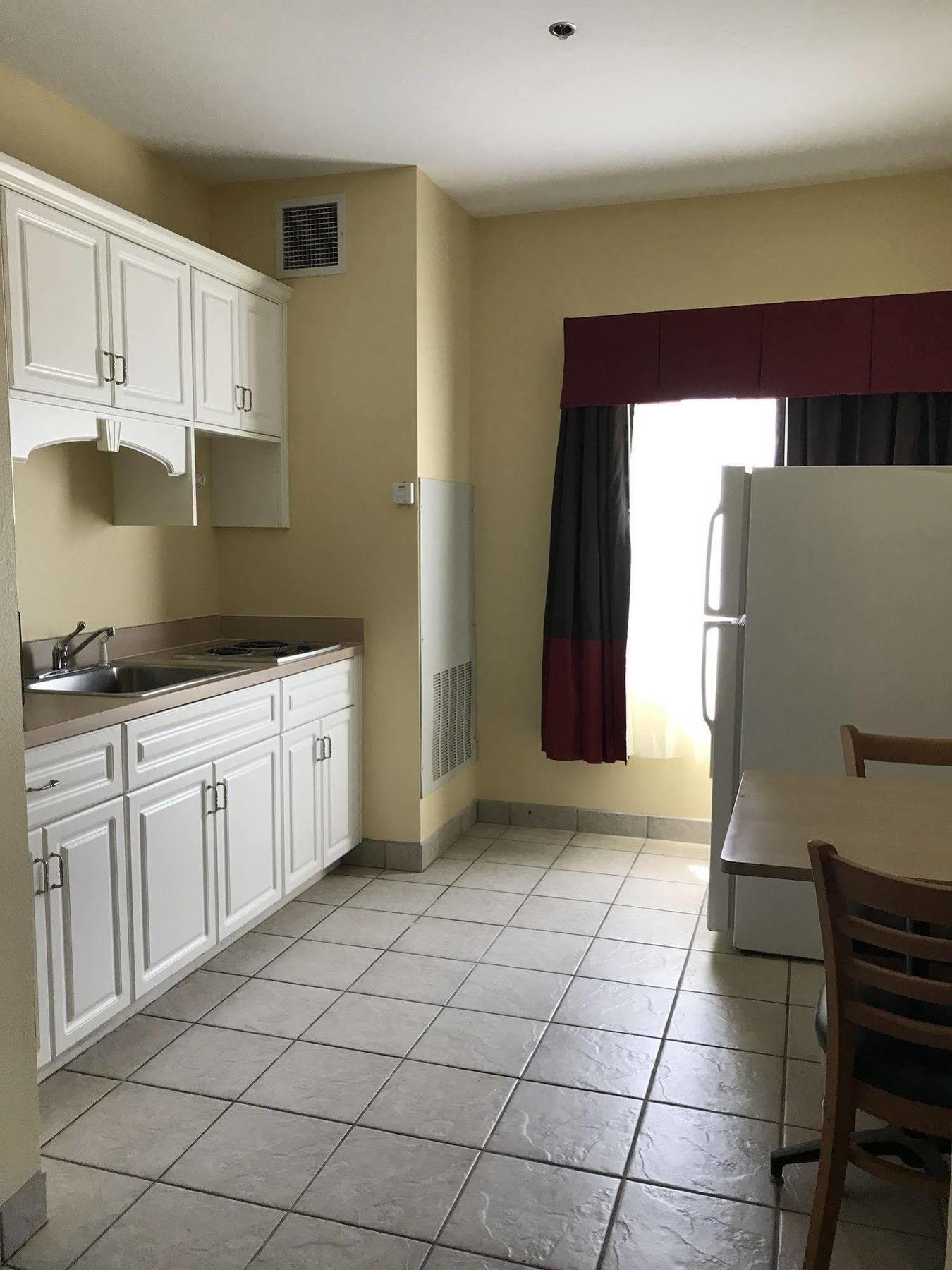 Days Inn & Suites By Wyndham Augusta Near Fort Eisenhower Exteriör bild