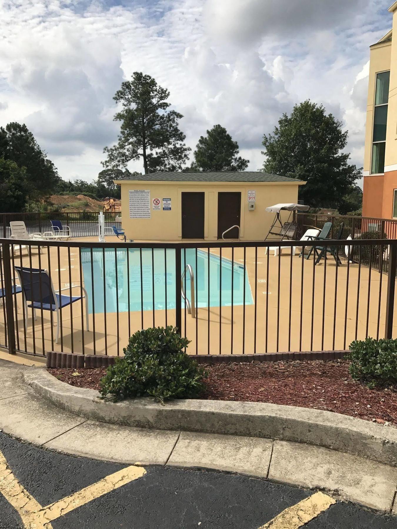 Days Inn & Suites By Wyndham Augusta Near Fort Eisenhower Exteriör bild