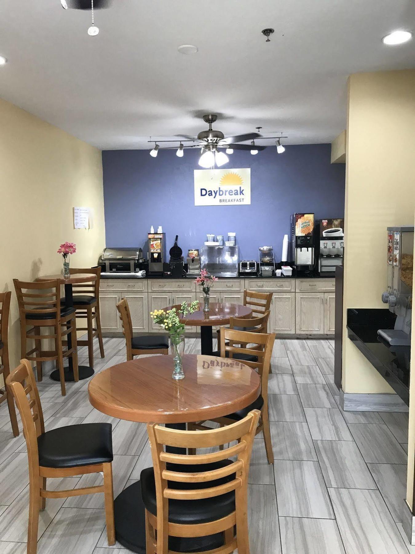 Days Inn & Suites By Wyndham Augusta Near Fort Eisenhower Exteriör bild