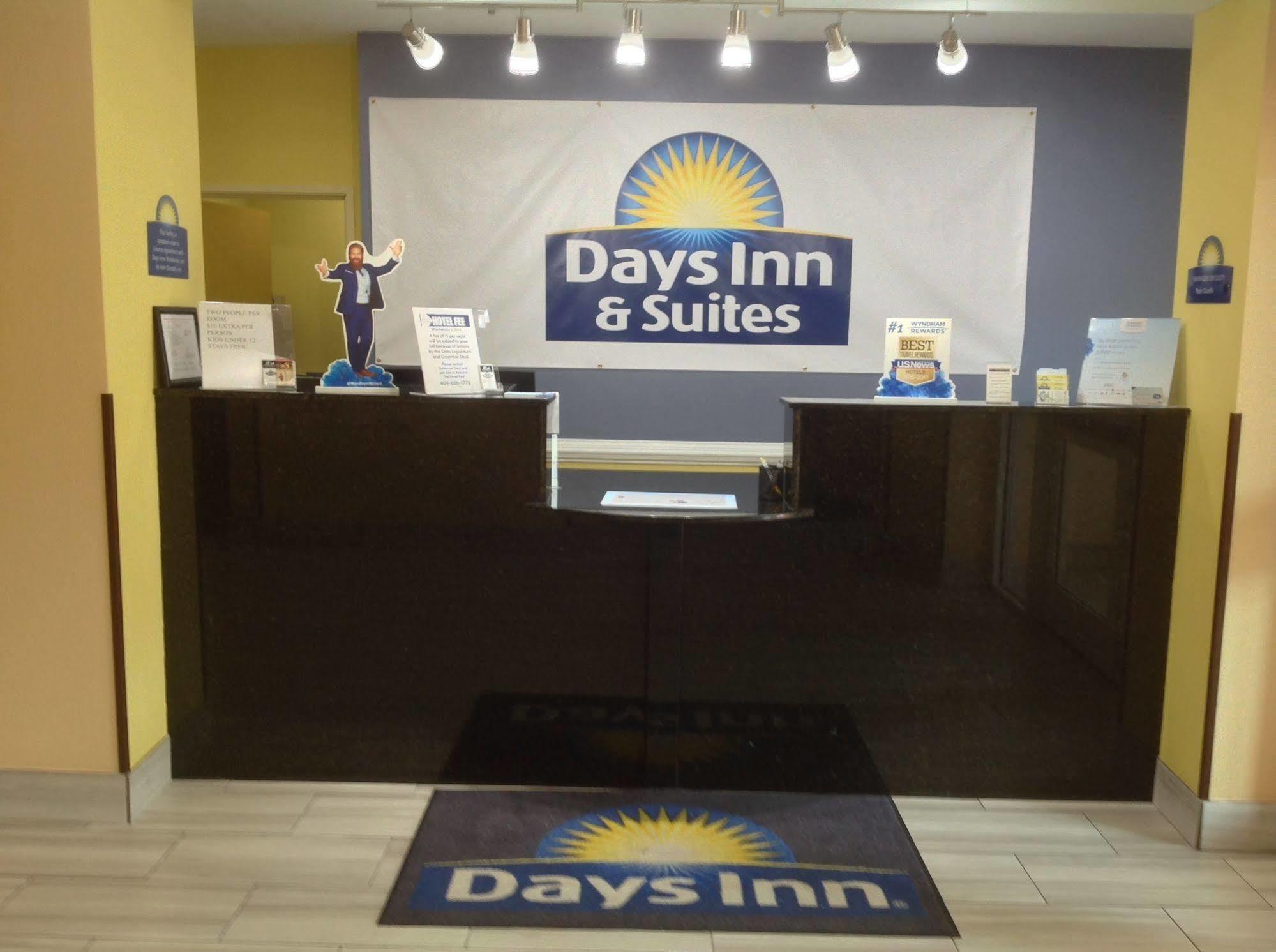 Days Inn & Suites By Wyndham Augusta Near Fort Eisenhower Exteriör bild