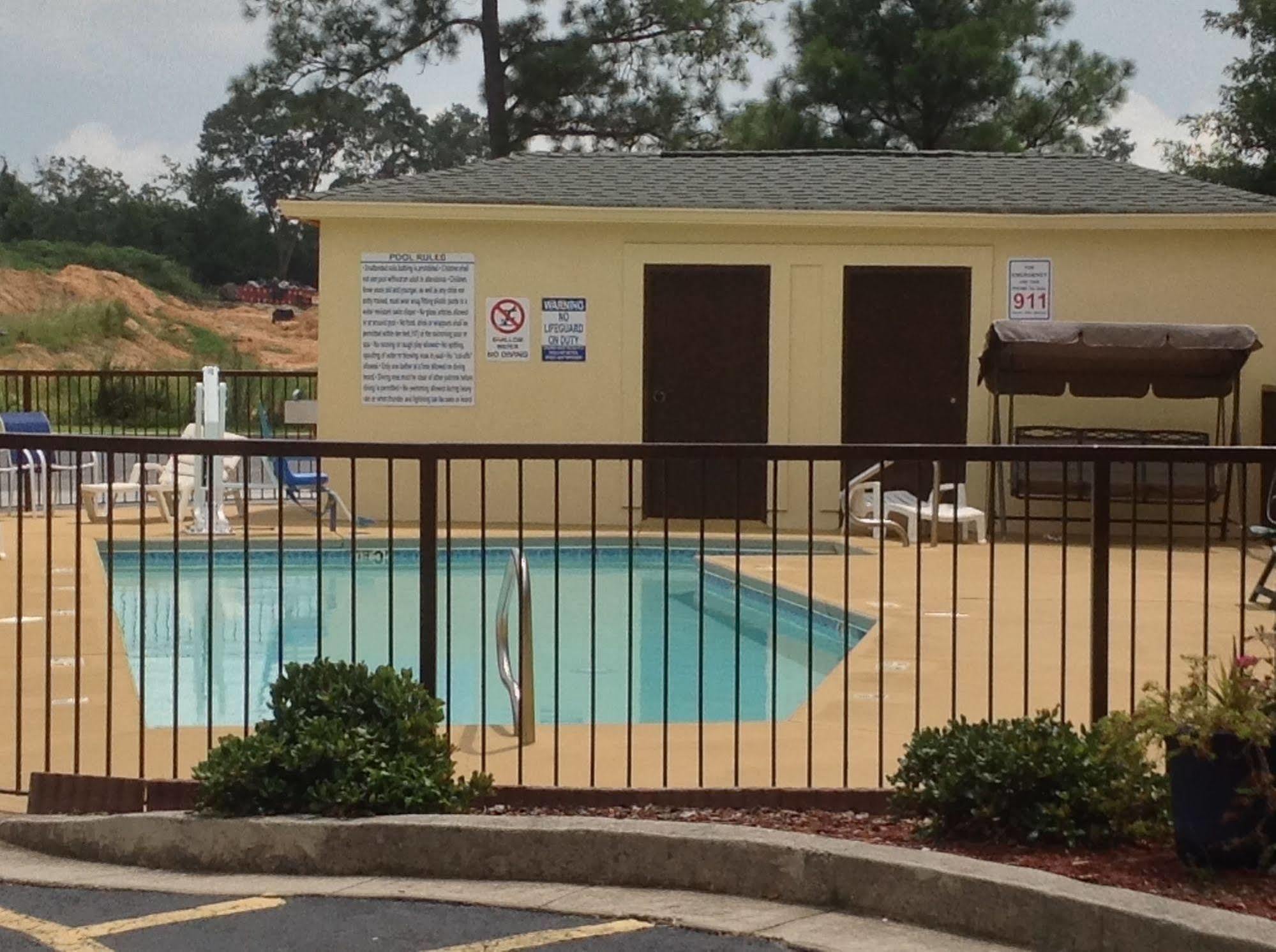 Days Inn & Suites By Wyndham Augusta Near Fort Eisenhower Exteriör bild