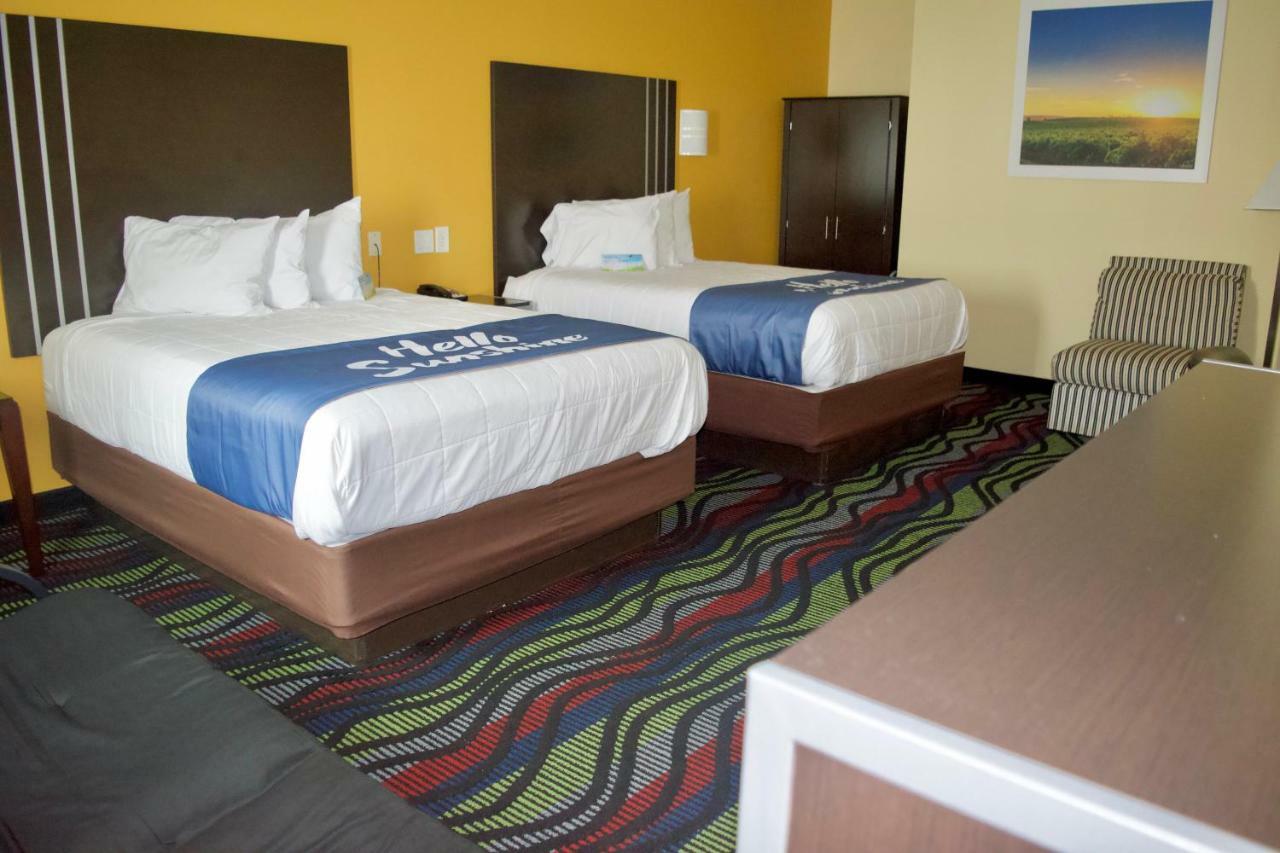 Days Inn & Suites By Wyndham Augusta Near Fort Eisenhower Exteriör bild
