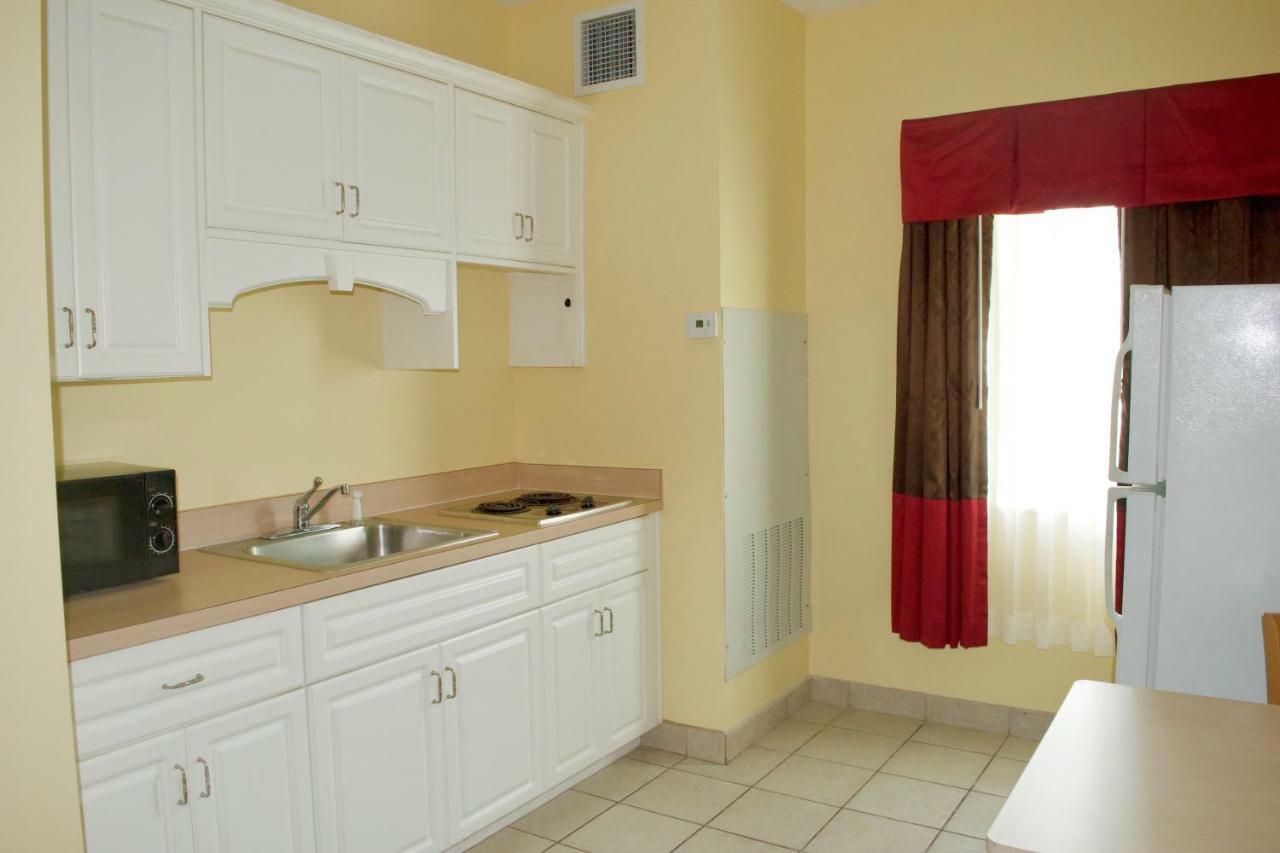 Days Inn & Suites By Wyndham Augusta Near Fort Eisenhower Exteriör bild
